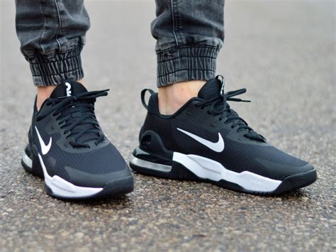 nike air max trainers